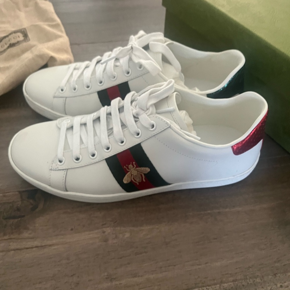 Gucci women White Sneakers with Red and Green Accents